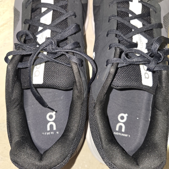On Running Men's Gray and Black Cloud Sneakers - Picture 14 of 15